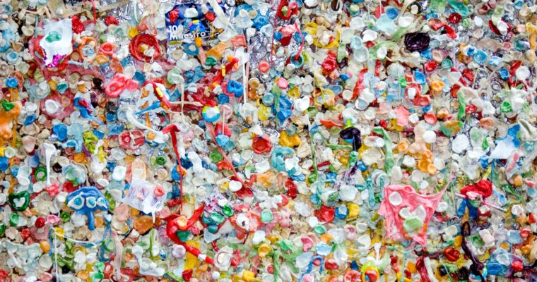 WHY YOU SHOULD AVOID USING PLASTIC